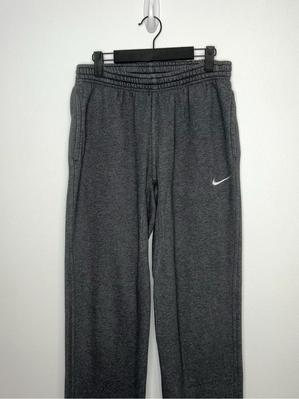 Nike Men’s Sportswear Club Fleece Dark Heather Gray Sweatpants Sz Medium Active